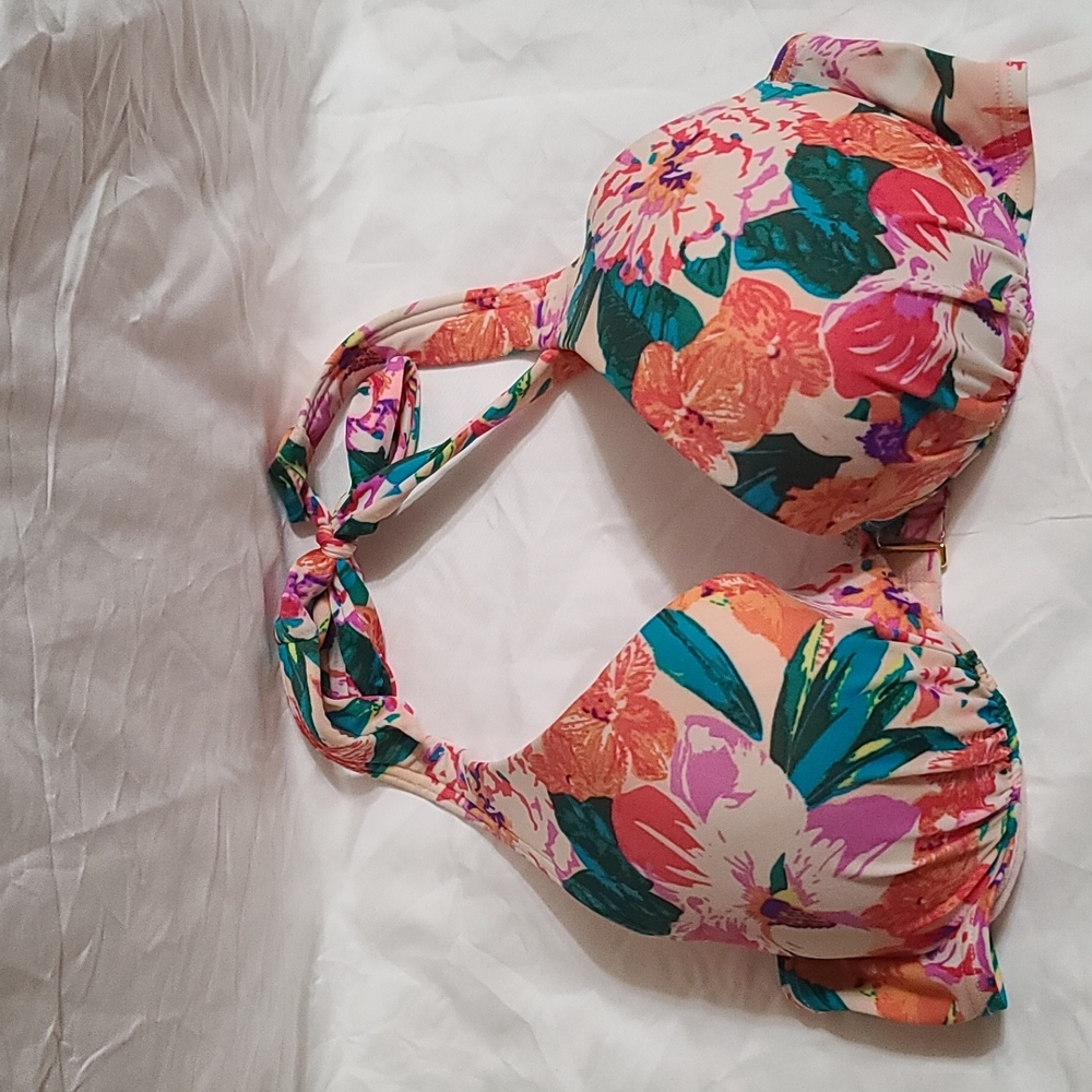 Victoria's Secret halter bikini top 34c